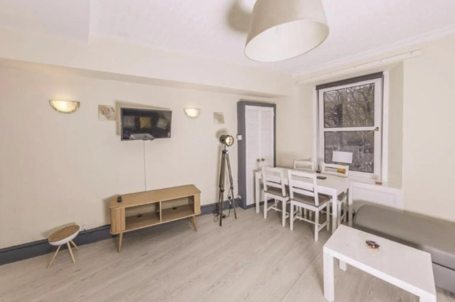 Warm & Welcoming Apartment By The Meadows! City Center 7 Edinburgh 0*,
